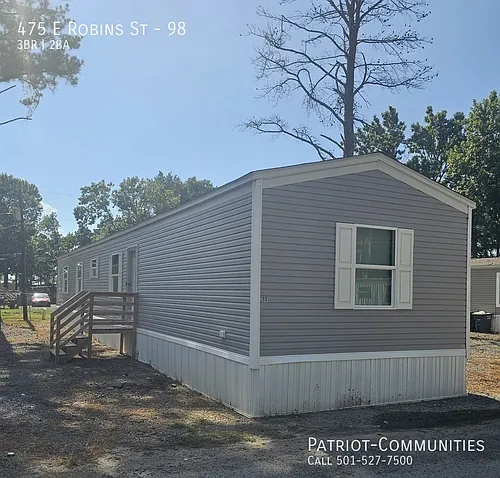 475 E Robins St Photo 1