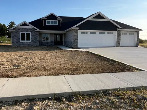 106 Fox Trail Dr, Auburn, IN 46706
