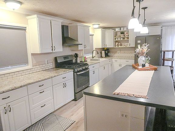 5th image of 502 W Main St