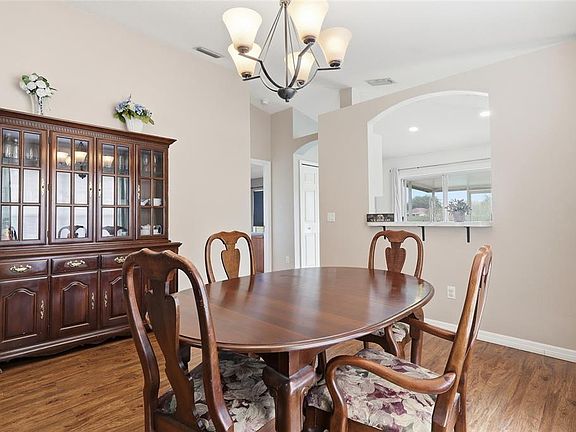 4th image of 1048 Lake Shore Ranch Dr