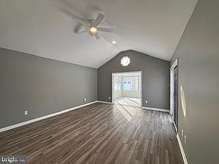 3rd image of 221 Hempt Rd