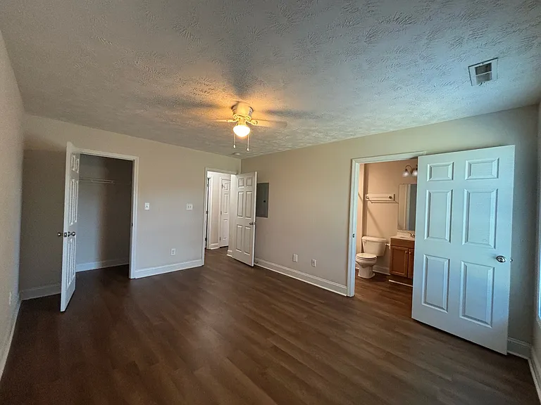 322 E Jenkins St — Photo 9