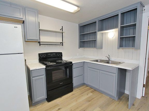 3rd image of 816 S Washington Ave #16