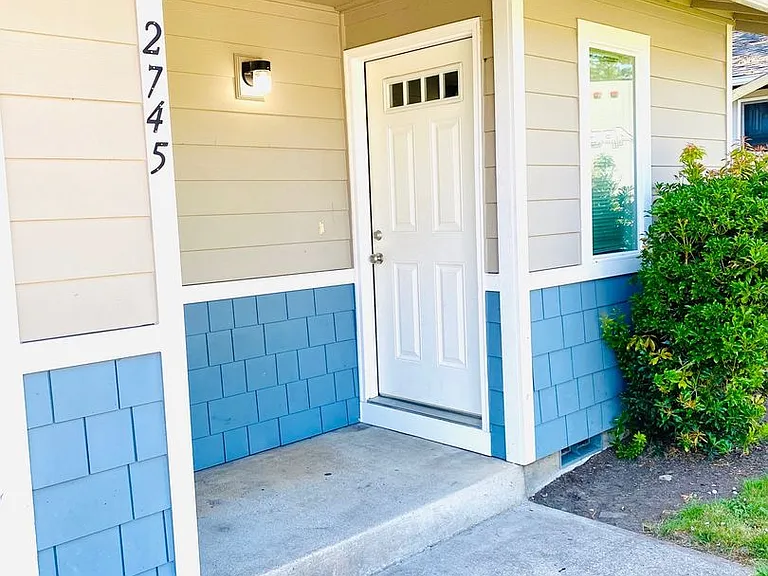730 Rhododendron St #2745 — Photo 2