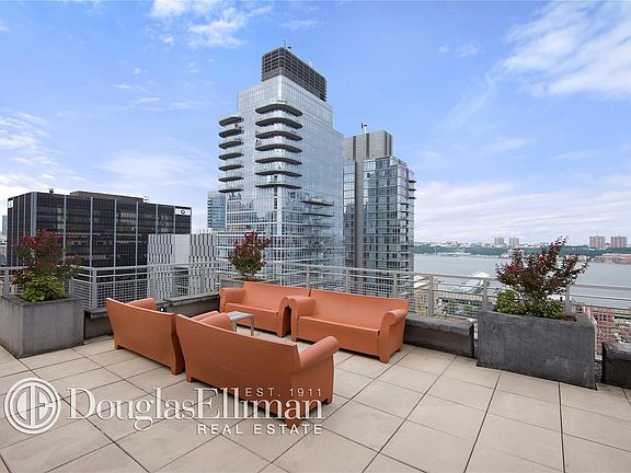 5th image of 225-227 W 60th St #9C