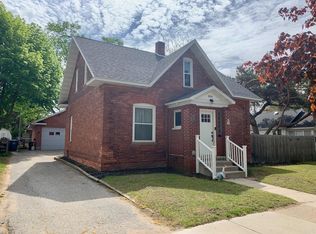 406 N Rowe St, Ludington, MI 49431