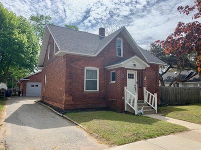 406 N Rowe St, Ludington, MI, 49431