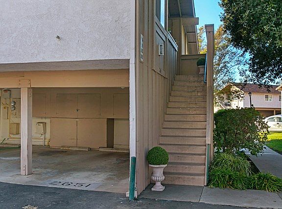 3rd image of 2651 La Paloma Cir