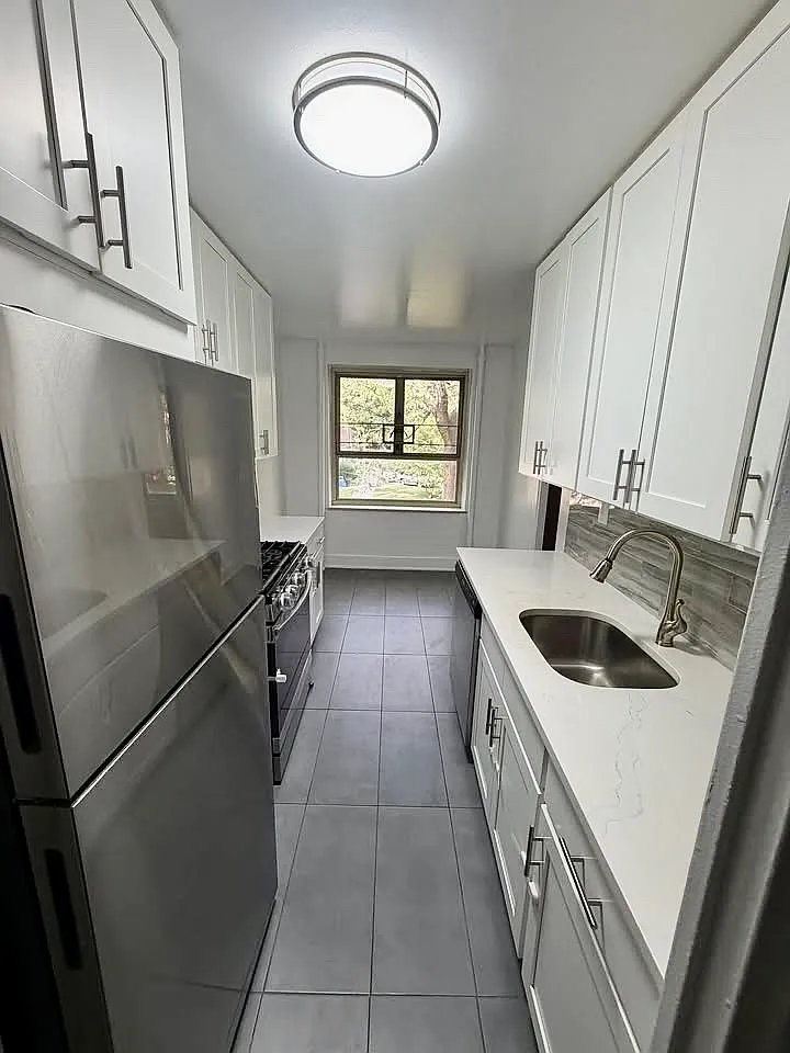 71st Cres, Fresh Meadows — Photo 2