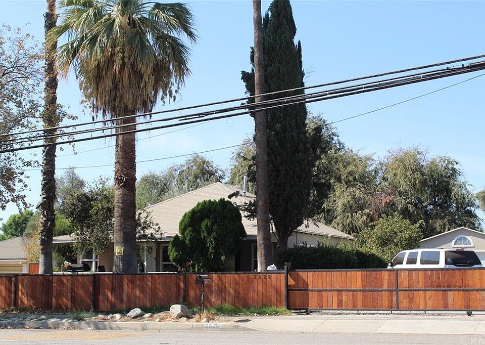 1st image of 2628 N Golden Ave