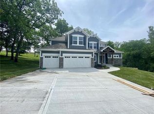 1547 Oakwood Ln, Liberty, MO 64068