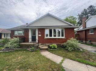49 Edinburgh Rd, Kitchener, ON N2B1M4