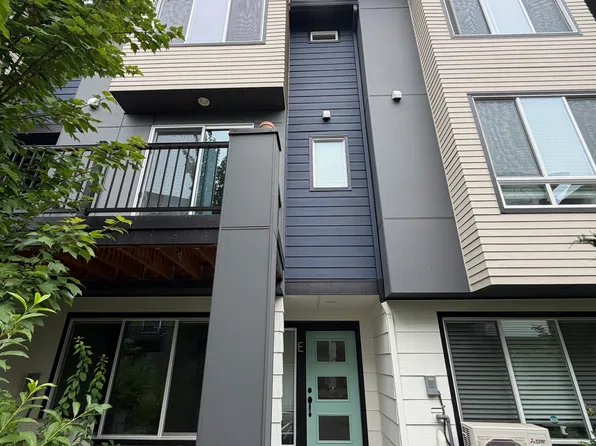 619 238th St SE #E, Bothell, WA 98021