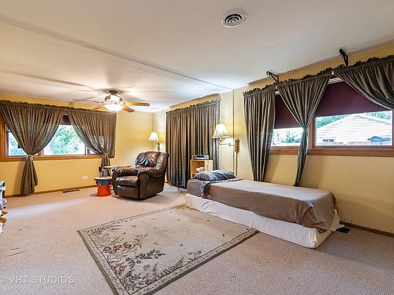 5th image of 18130 Thomas Ln