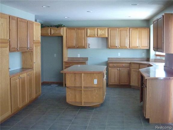 2nd image of 25942 Brookview Blvd
