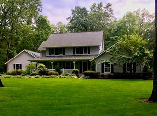 223 Shadywood Cir, Cranberry, PA 16319