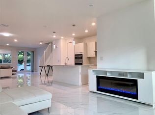 10420 NW 67th St, Doral, FL 33178