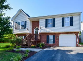 4714 Meadow Crossing Ln NE, Roanoke, VA 24019