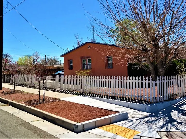 1316 Los Tomases Dr NW — Photo 7