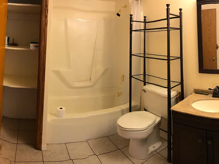 831 Kerry Hill Dr — Photo 3