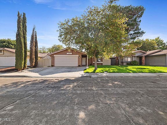 3rd image of 43656 La Paz Ln