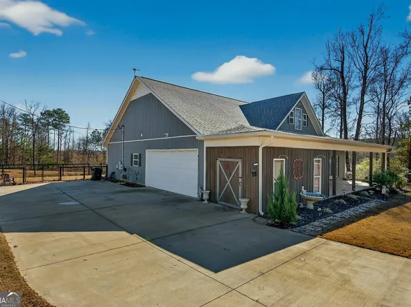 570 County Road 79, Roanoke, AL 36274