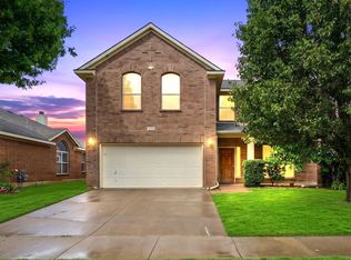 412 Flowering Plum Ln, Fort Worth, TX 76140