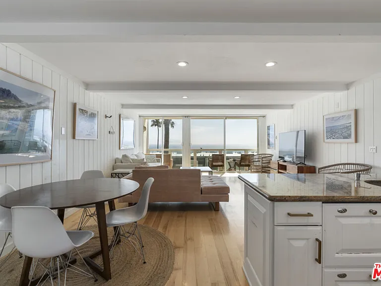 11954 Oceanaire Ln — Photo 2