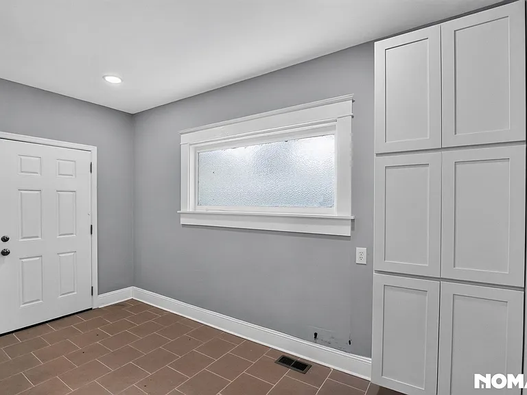 12320 Eastern Ave — Photo 20