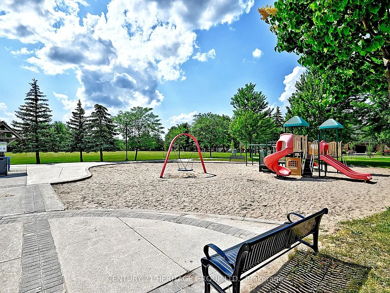 44 Equator Cres — Photo 33