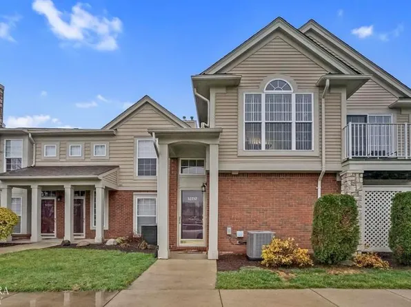 52212 Naugatuck Dr, Macomb, MI 48042