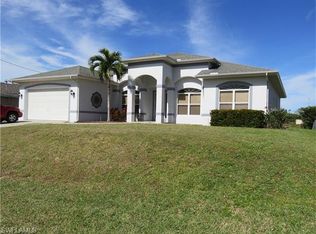907 SW 18th Ter, Cape Coral, FL 33991