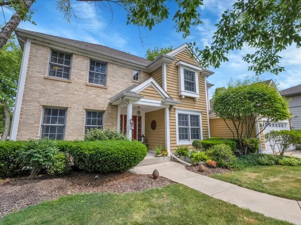 531 N Easy St, Palatine, IL 60067