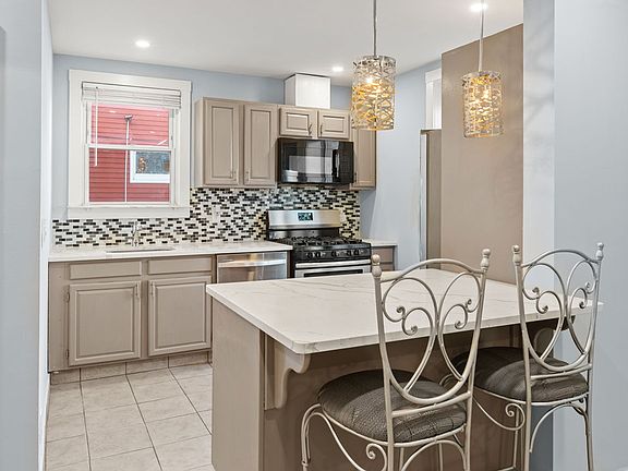 3rd image of 83 Shaler Ave Floor 1