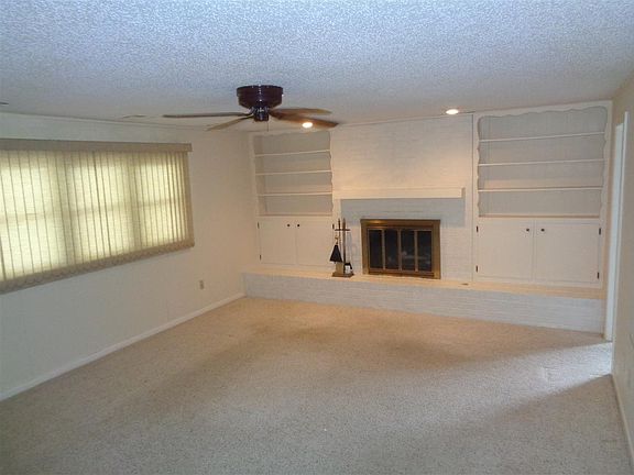 2nd image of 722 NW 35th Pl