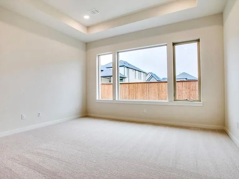 4031 Heatherton Dr — Photo 6