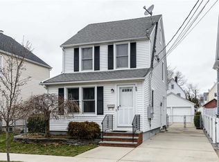 69 Princeton St FLOOR 2, Williston Park, NY 11596