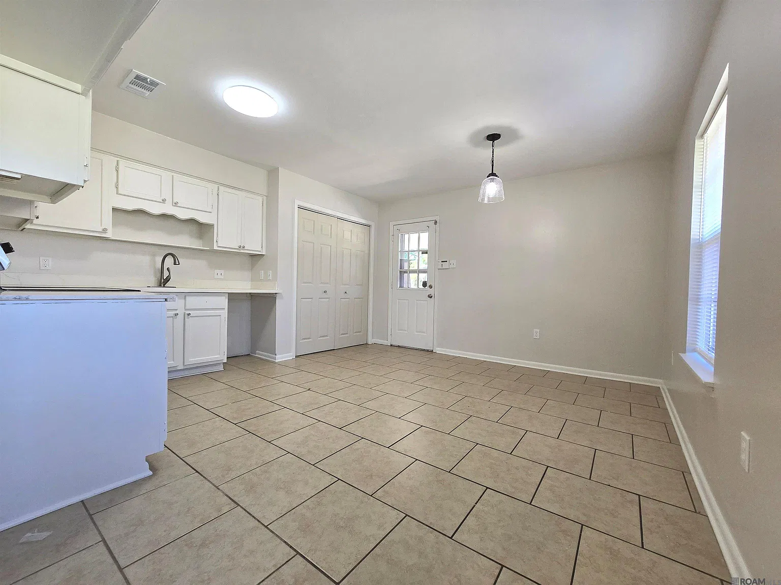 3 bed, 1096 sqft, $1,500 — Photo 4