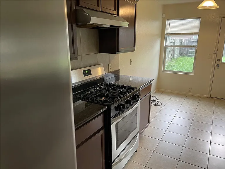 3434 Dartmouth Field Ln — Photo 2