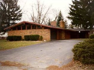 1014 Adelaide St, Fenton, MI 48430