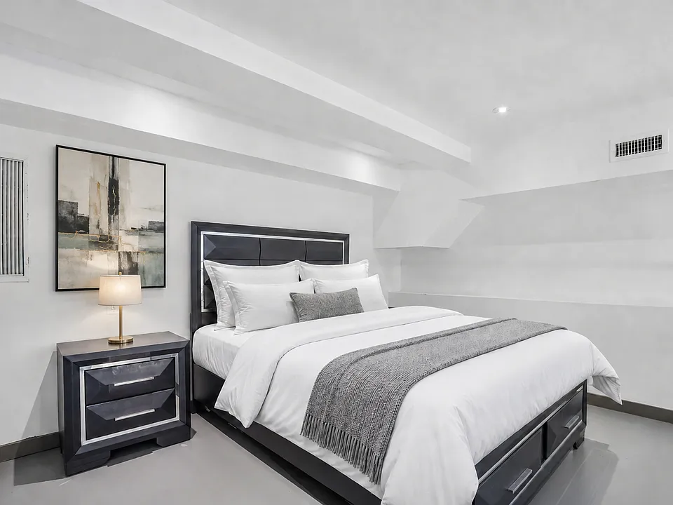 810 Gibson Residences