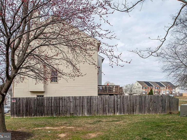 200 Barrie Pl — Photo 44