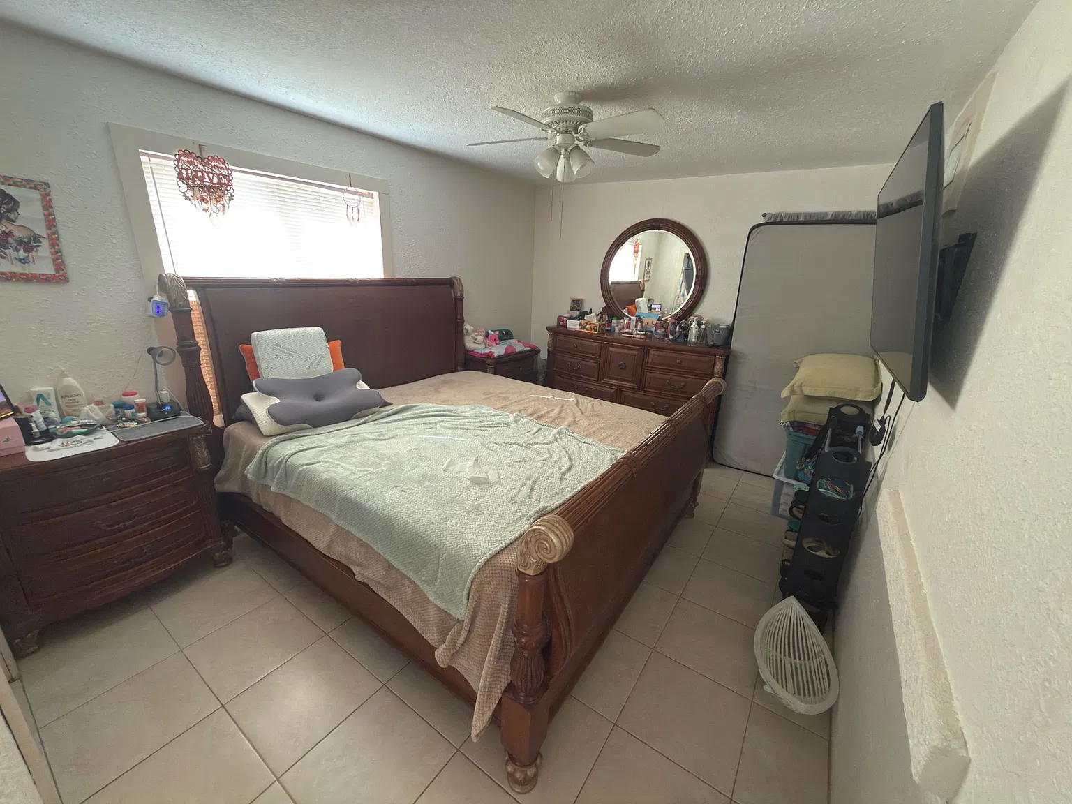 3 bed, 1300 sqft, $1,800 — Photo 2