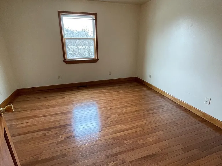 228 N Centre Ave — Photo 12