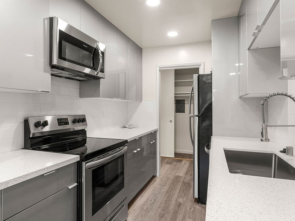 1st image of 2441 Carlmont Dr #308