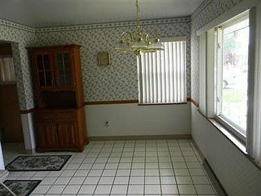 4th image of 304 Sycamore Dr