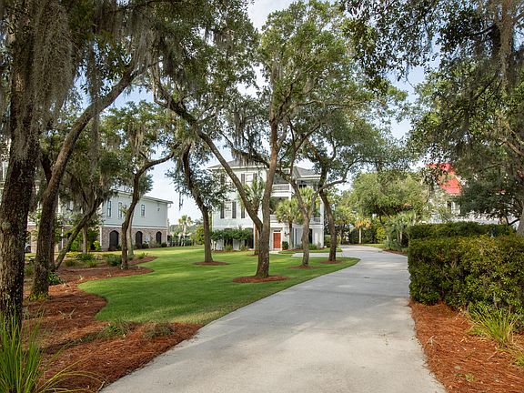 3rd image of 1853 Headquarters Plantation Dr