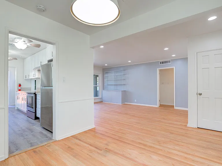 14733 McCormick St — Photo 9