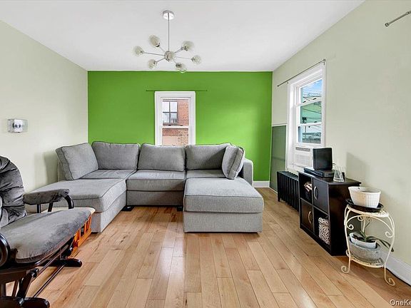 4th image of 14 Bartels Place