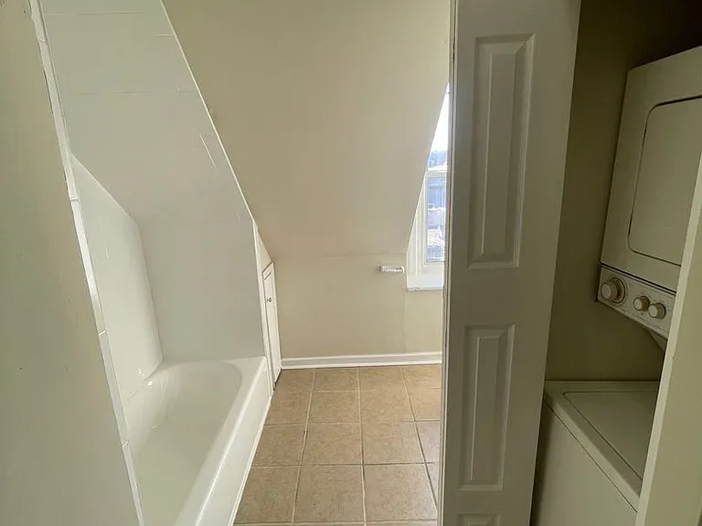 9413 Bustleton Ave #B — Photo 11